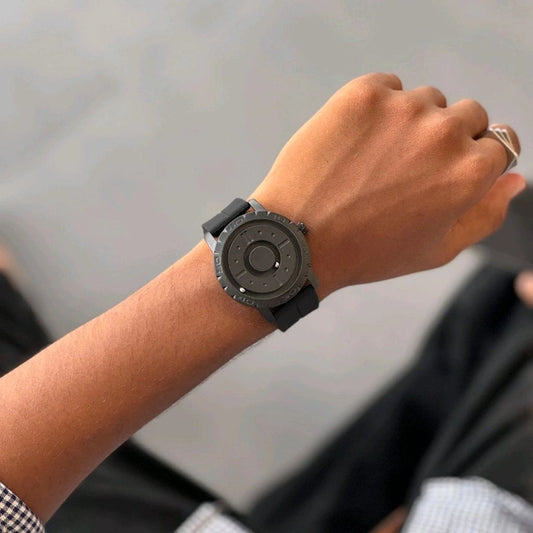 Minimalist Magnetic Ball Watch