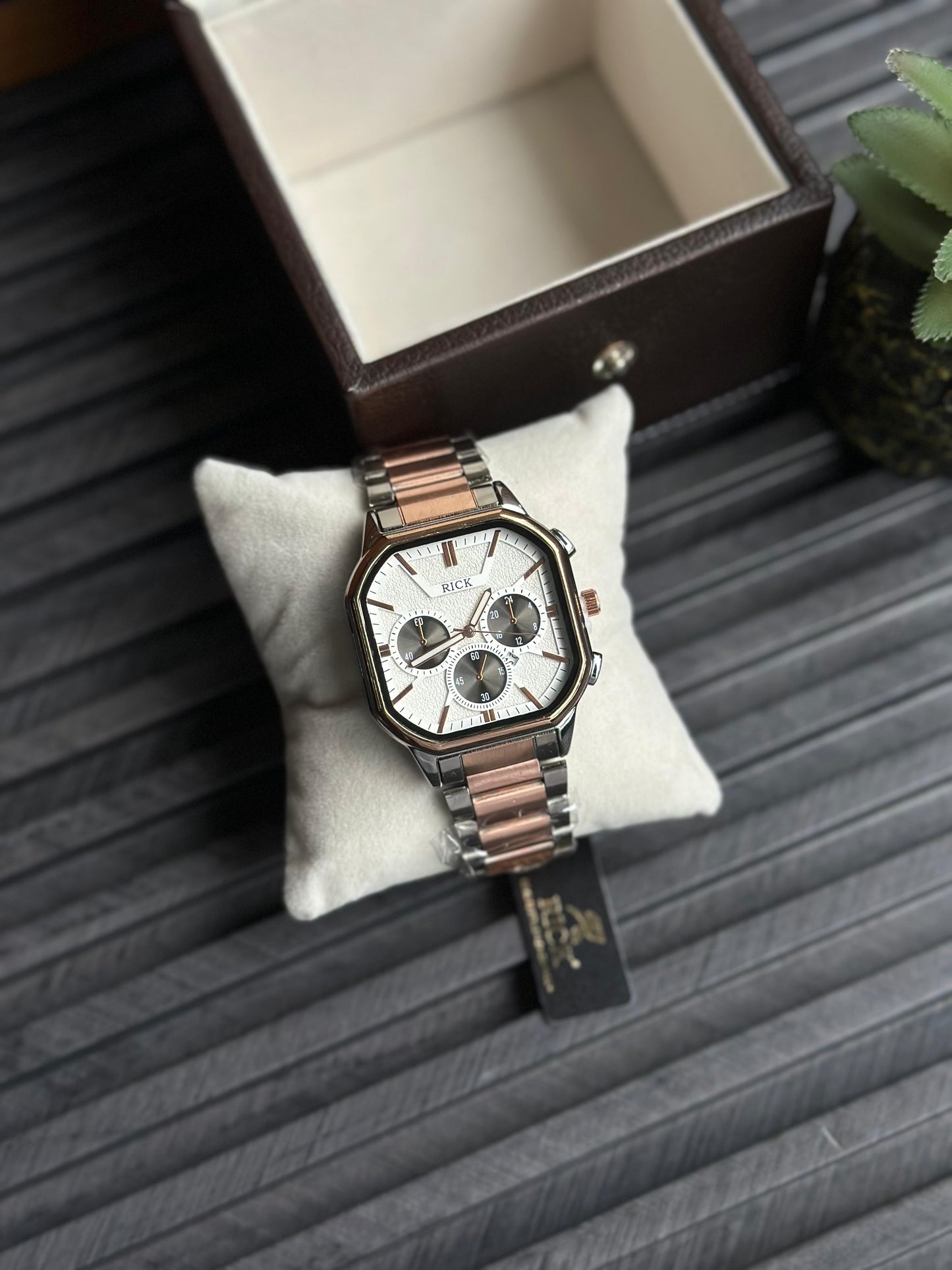 TRENDING MODEL WATCH