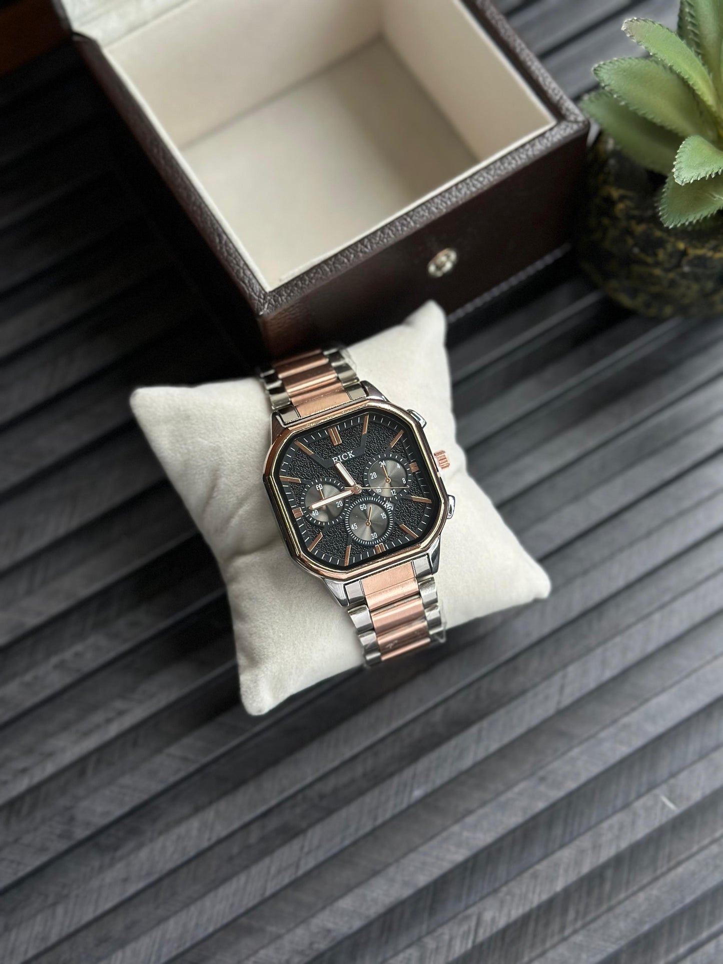 TRENDING MODEL WATCH